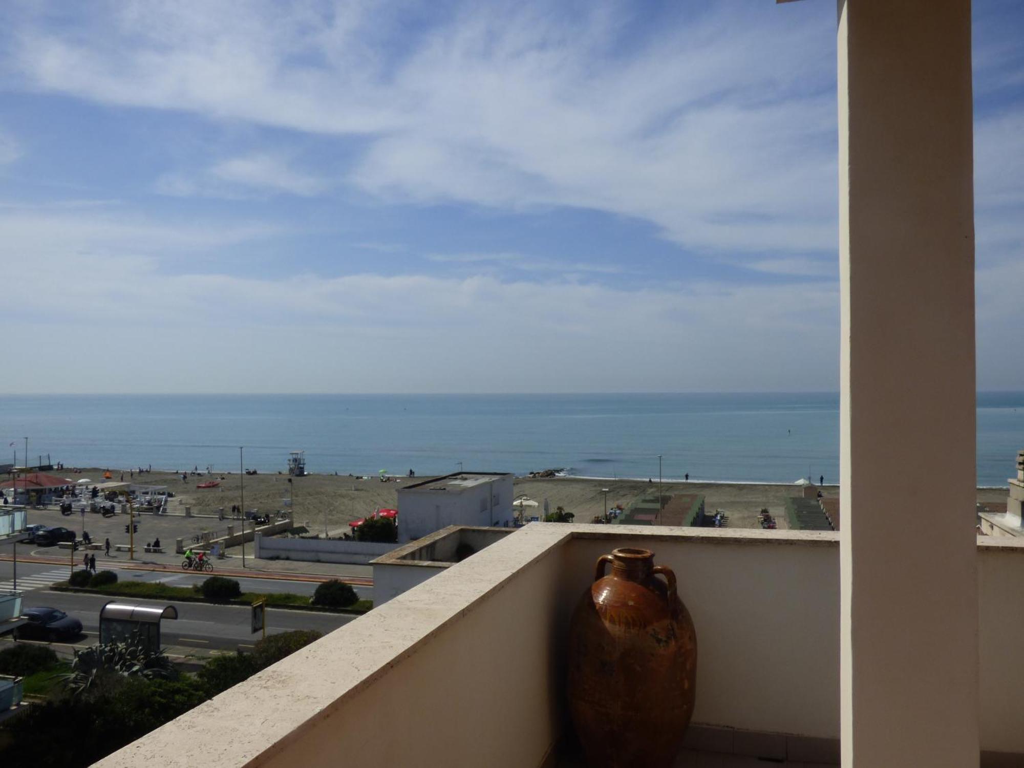 Ostia Attico Fronte Mare Apartment ภายนอก รูปภาพ